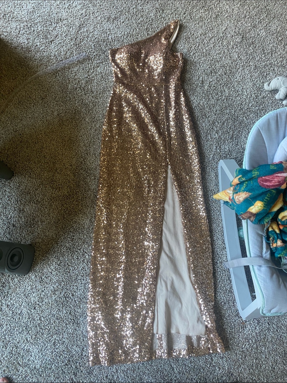 B. Smart One-Shoulder Rose Gold Sequin Gown